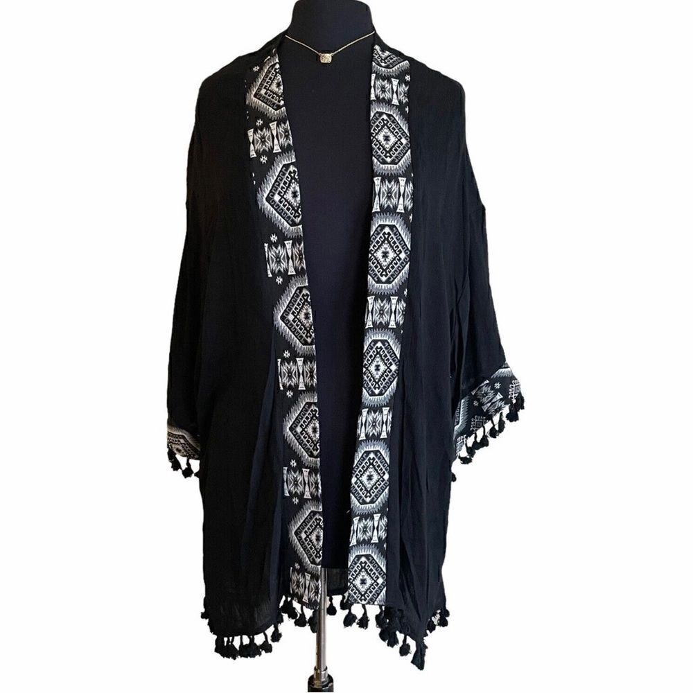 Umgee Black Gray White Floral Embroidered Fringe Open Kimono Boho Top Size S M